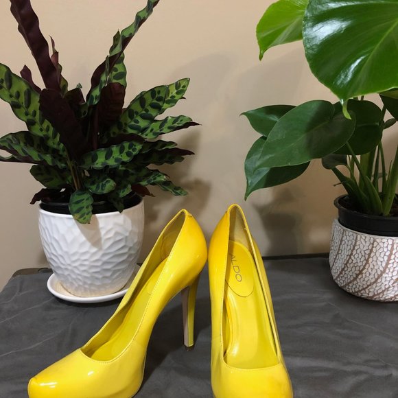 Yellow ALDO Pumps Size 7 - Picture 2 of 7